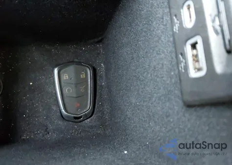 2022 Cadillac Xt5 Fwd Premium Luxury z USA, uszkodzony, nr VIN 1GYKNCR40NZ140130